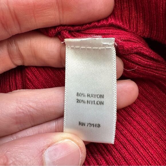 Cable & Gauge Women's Dolman Sleeve Sweater S SM Small Ruby Red Buttons Ribbed - Picture 7 of 12
